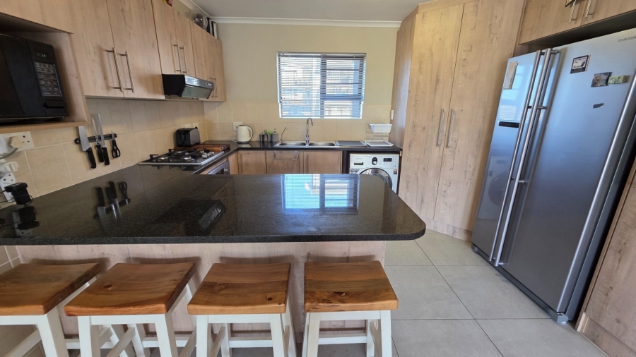 2 Bedroom Property for Sale in Hartenbos Central Western Cape